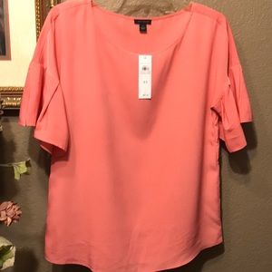 Blouse color peach
